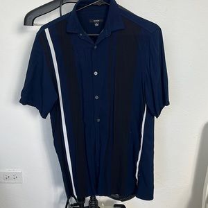 very pretty button shirt size small